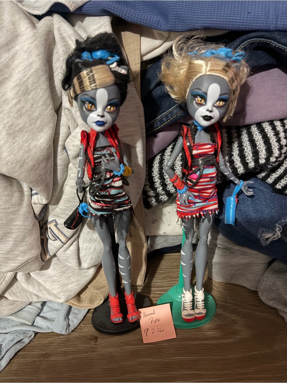 Mattel monster high zombie shake twins
